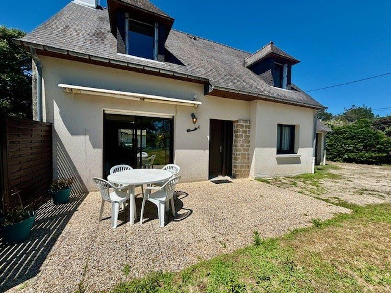 Maison calme 5 pièces à Saint-Pierre-Quiberon, proche plage, jardin clos, pour 8 personnes in Kerhostin, Saint-Pierre-Quiberon