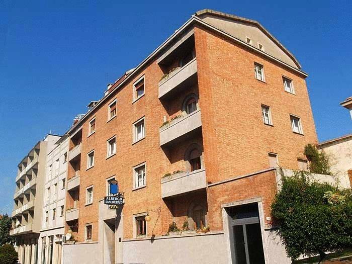 Hotel für 3 Personen, mit Garten - 1