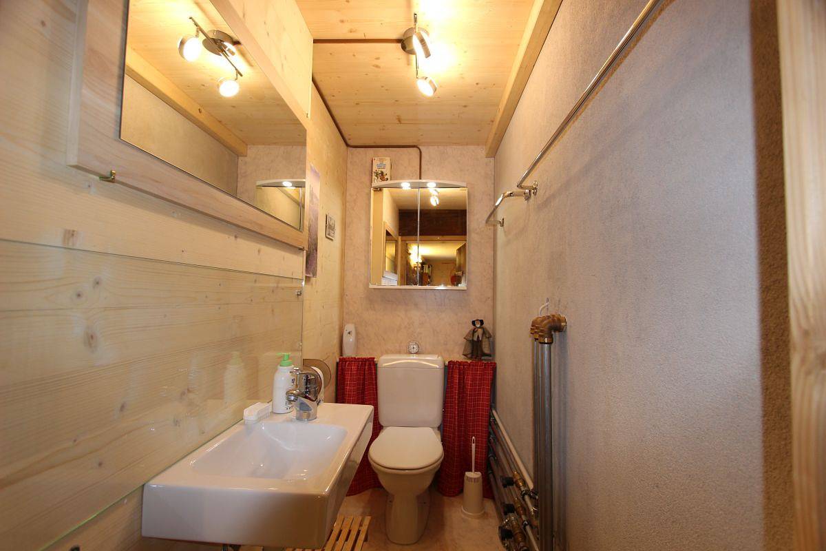 B&B Chalet La Pivoine - Chambre rez in Rossinière, Alpes Vaudoises