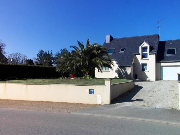 Location de vacances pour 7 personnes, avec jardin et terrasse à Trégomeur