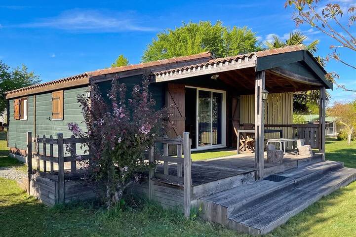Gîte pour 6 personnes, avec Piscine à Chazemais