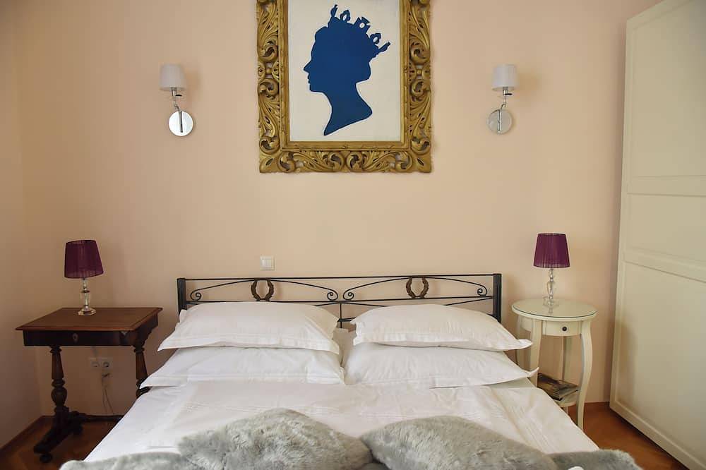 Calm escape in historical athmosphere - Villa Giulietta Budapest,  free parking in Βουδαπέστη, Central Hungary