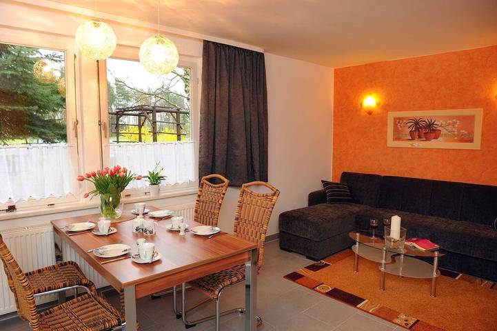 Ferienwohnung für 5 Personen, mit Terrasse und Garten in Großwoltersdorf