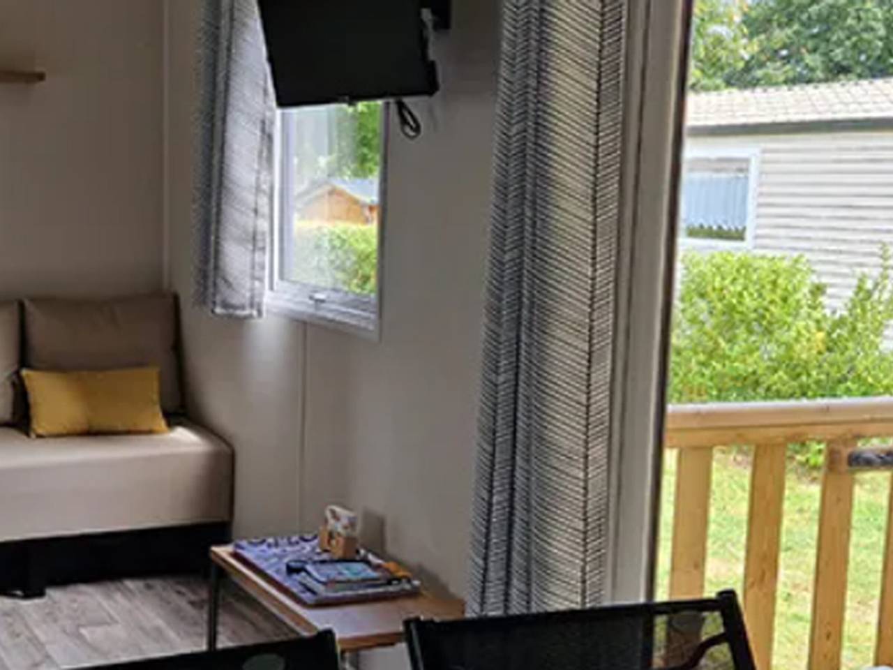 Mobile Home in Pordic 4 pers. with Terrace in Pordic, Côte de Goëlo