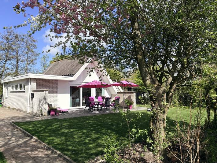 Bungalow für 6 Personen, mit Terrasse und Garten