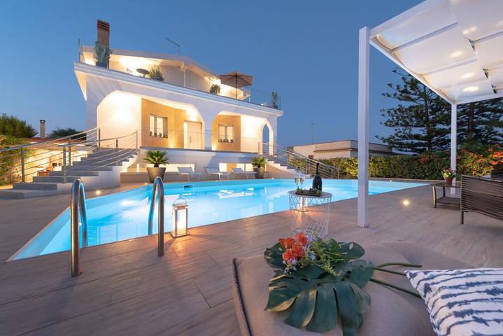 Apartamento de vacaciones para 9 personas, con piscina y jardín - 1