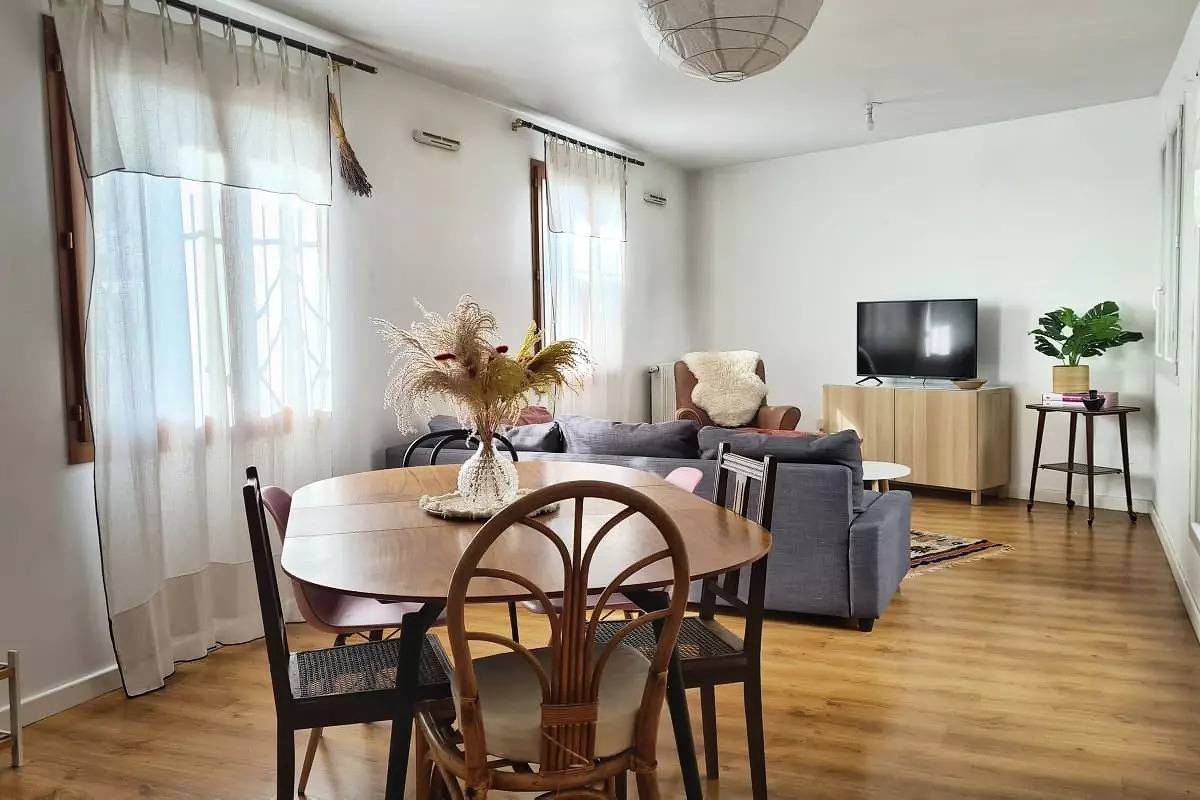 Entire apartment, Apartments for 6 People in Saint-Denis, Seine-Saint-Denis
