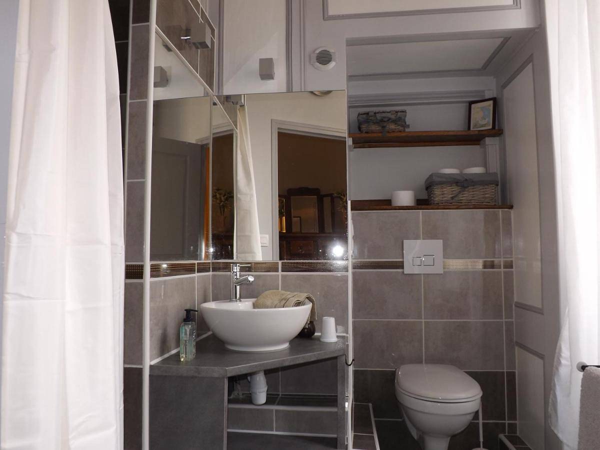 Large Double Room in Fougères, Fougères-Vitré