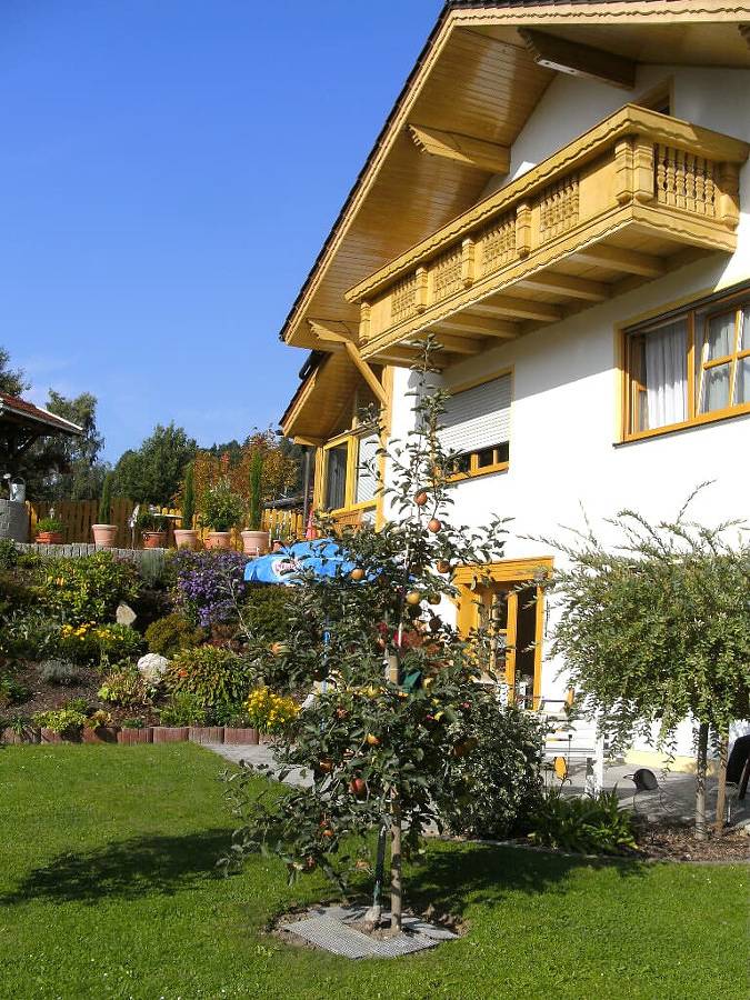 Ganze Ferienwohnung, Ferienwohnungen Malz - Appartement  (68qm) mit Terrasse und Blick ins Grüne in Blaibach, Ostbayern