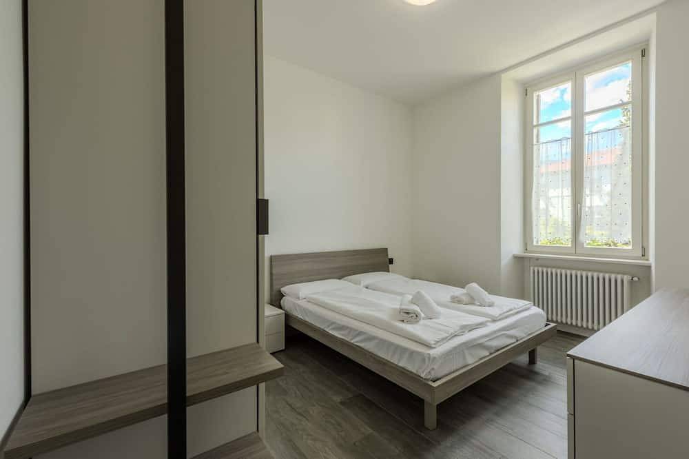 Appartamento intero, Incantevole appartamento per 5 ospiti con Wifi, Tv, balcone e parcheggio in Borgo Sacco, Rovereto