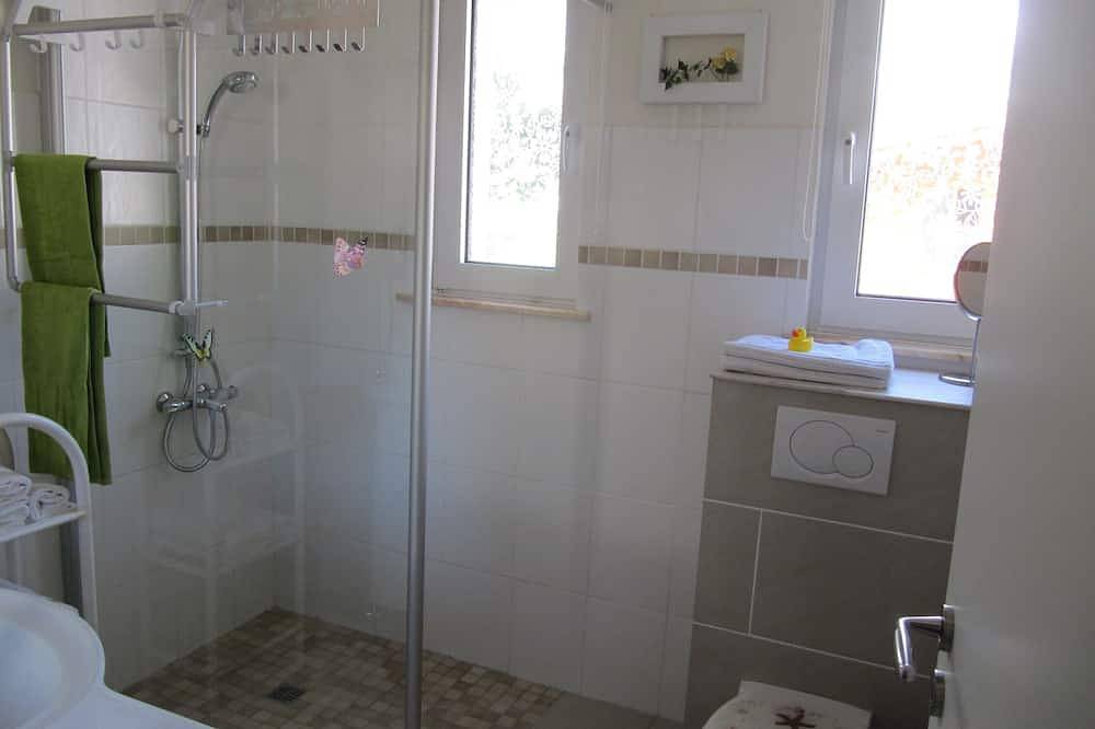 Ganze Wohnung, Gepflegte Ferienwohnung in dereifel. in Lissendorf, Vulkaneifel