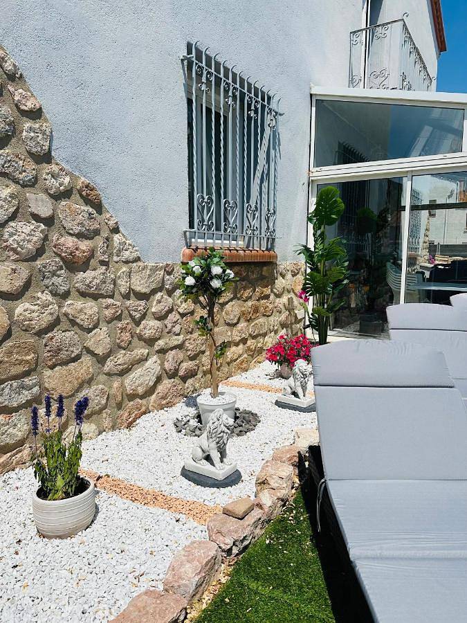 Gîte pour 11 personnes, avec terrasse ainsi que vue et piscine à Villelongue-de-la-Salanque - 4