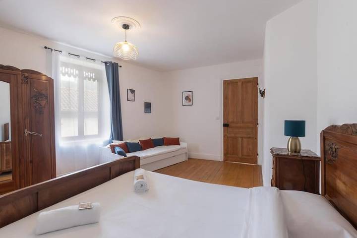 Location de vacances pour 8 personnes, avec balcon dans Deux-Grosnes - 4