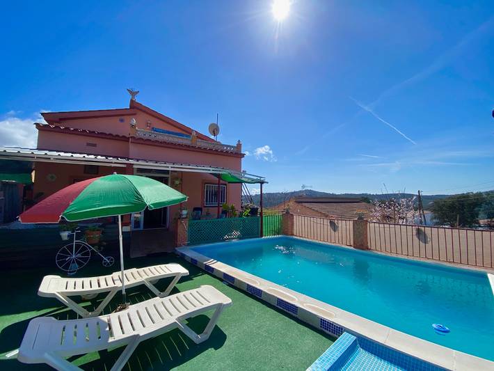 Villa für 8 Personen, mit Terrasse