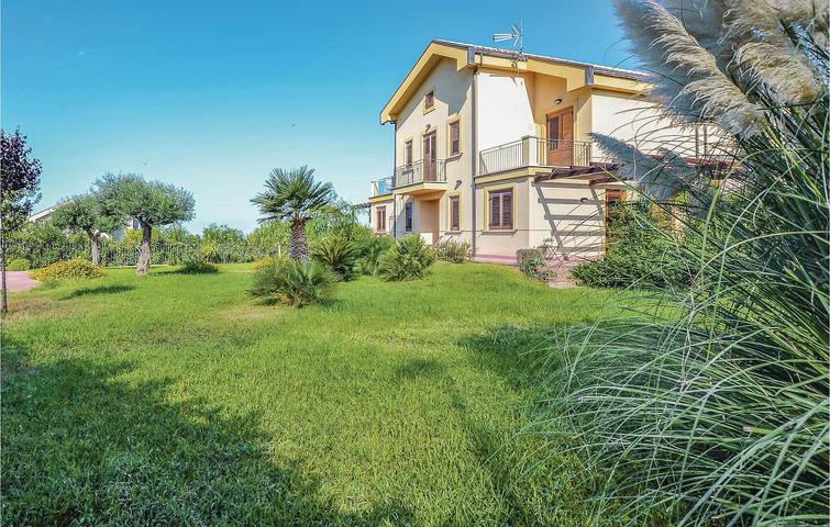 Ferienhaus für 9 Personen, mit Terrasse