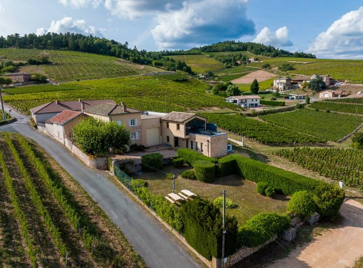 Gîte pour 10 personnes, avec terrasse et jardin à Fleurie - 2