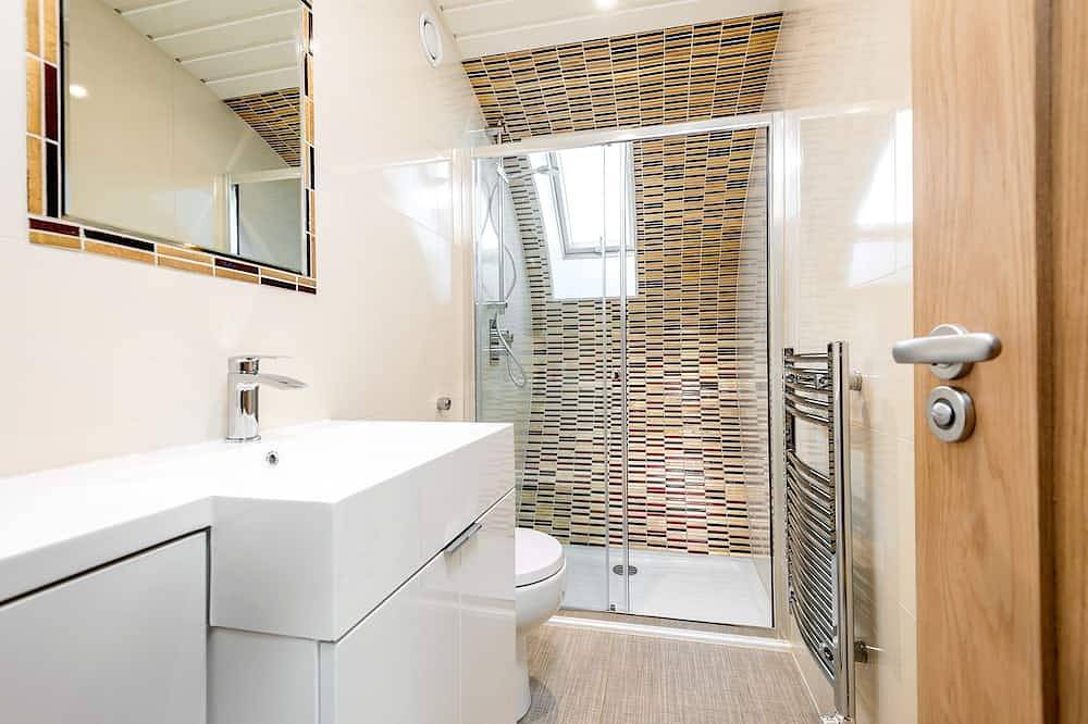 Bumble Barn Eco House in Elmsted, Kent
