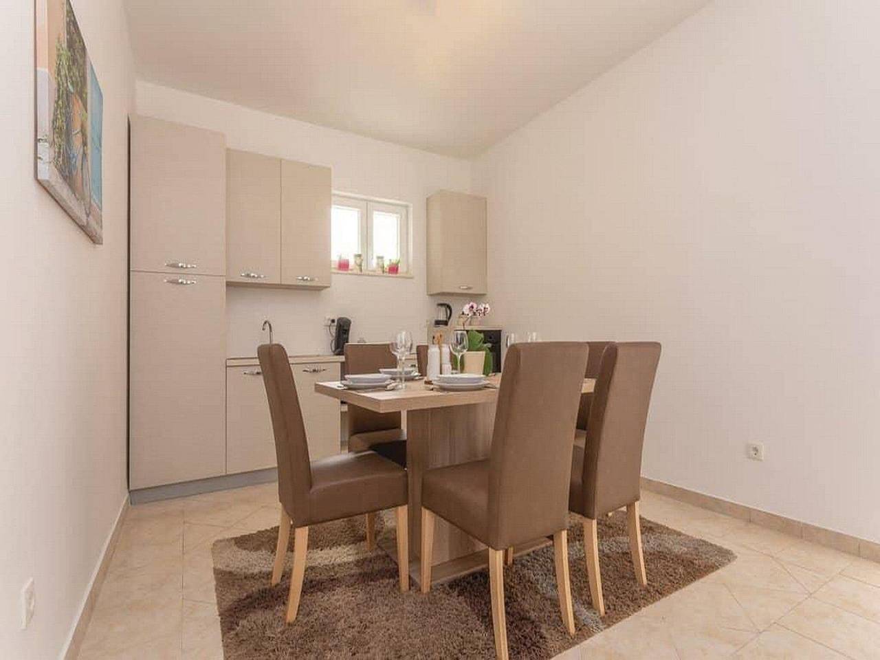 Ferienwohnung für 5 Personen in Dubrava kod Šibenika, Šibenik-Knin