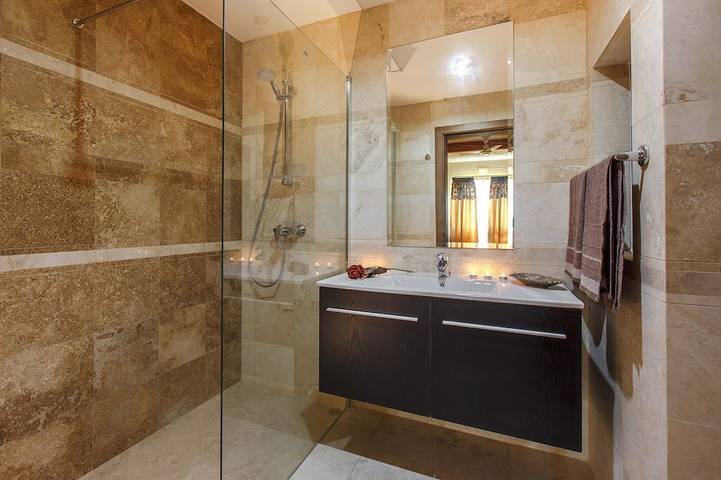 Private Villa with Indoor Heated Jacuzzi in Gharb, Gozo