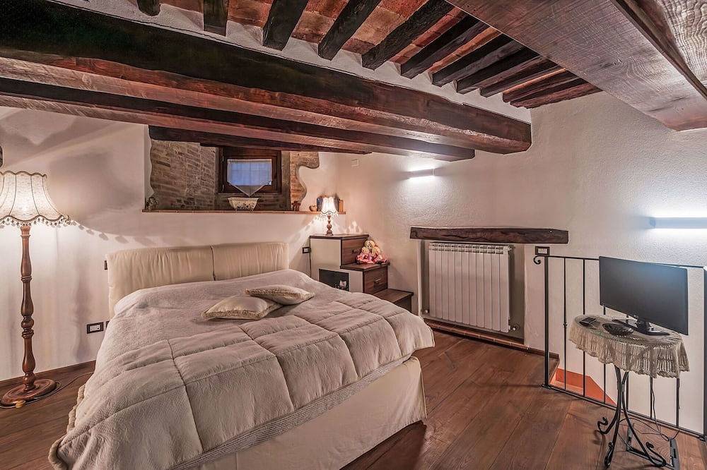 Entire apartment, Nice apartment for 2 guests with Wifi, Tv and parking in Panicale, Lake Trasimeno