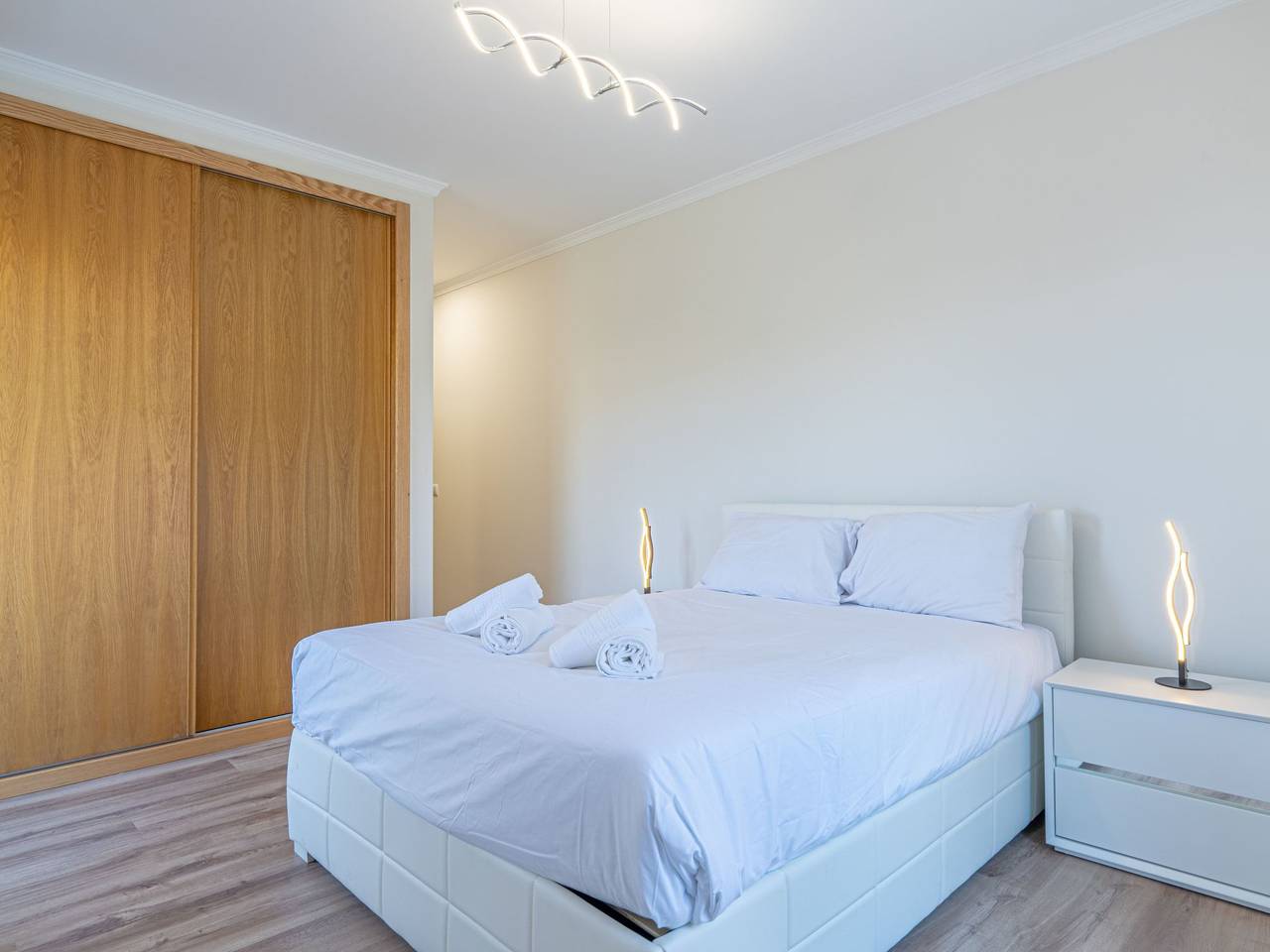 Ganze Wohnung, "Sonnenblume" mit Gemeinschaftspool in Caniço, Madeira