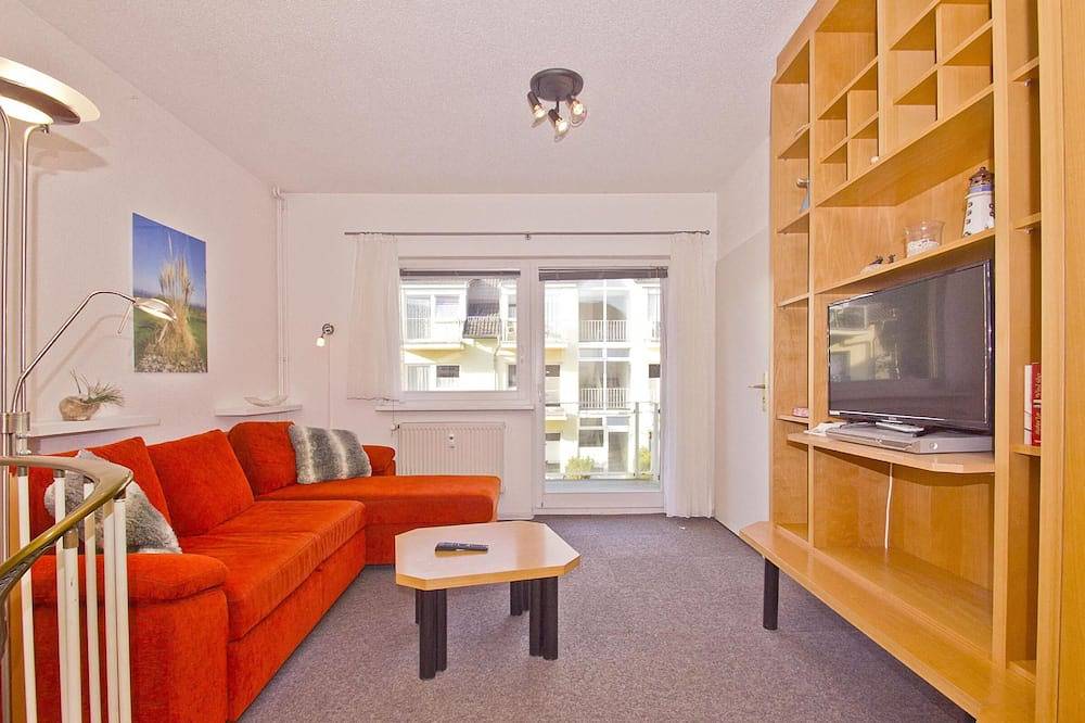 Ganze Wohnung, Nur 100 m zum Strand, Fewo mit Balkon und Terrasse - App. Eldena Fewo 04 in Lobbe, Mönchgut