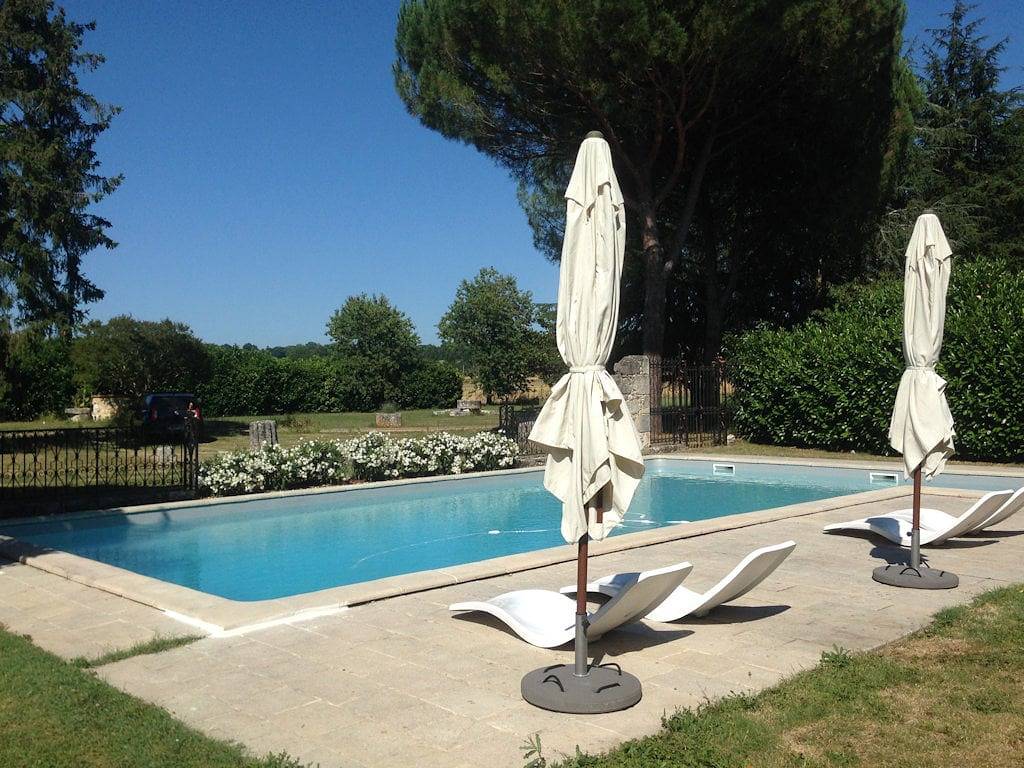 Château de Cauderoue à Nérac - Bed & Breakfast - Suite de la Tour in Nérac, Région de Nérac