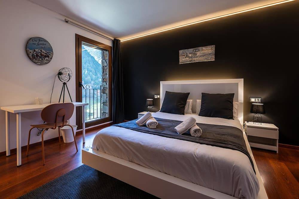 Entire apartment, Modern Apartment Arinsal 2 Bedrooms, 4 Pers, Parking Included in Pal Arinsal