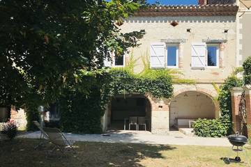 Gîte pour 4 personnes, avec piscine et jardin à Gasques