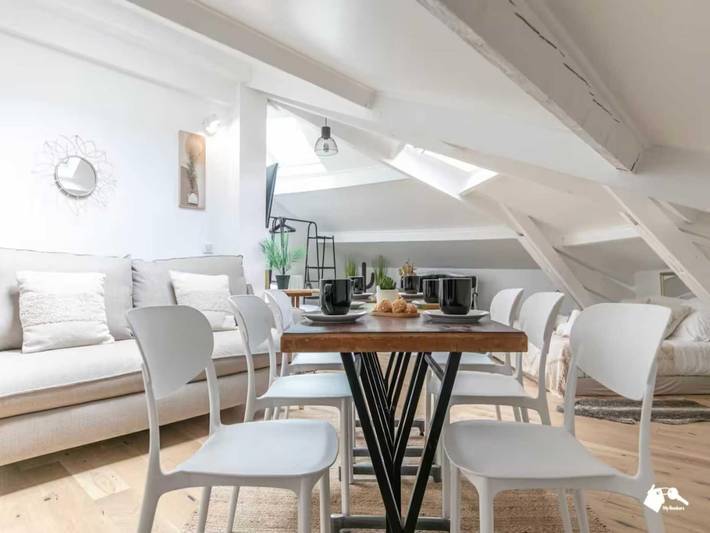 Apartamento entero, Estudio espacioso y acogedor -6P- Montreuil- cerca de París in Montreuil, Sena-Saint Denis