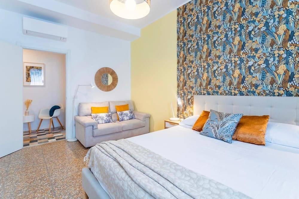 Entire apartment, Flora Cozy Flat close to Metro in Boccea, Rome