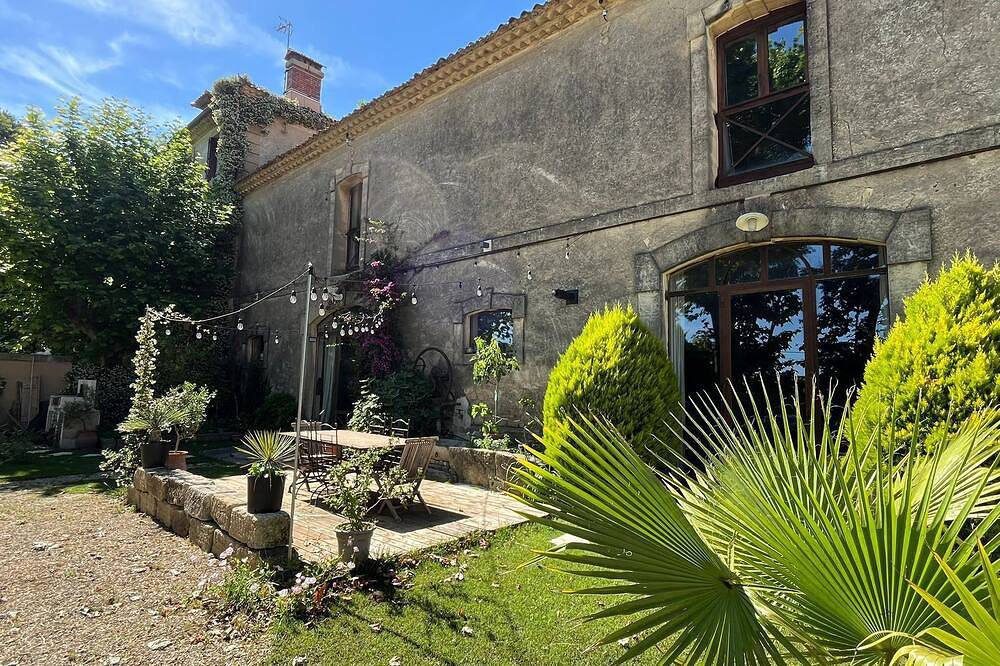 Authentic Petite Camargue farmhouse in Aimargues, Region de Nimes