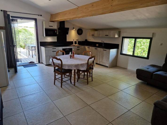 Location de vacances pour 5 personnes, avec piscine ainsi que terrasse et vue à La Bégude-de-Mazenc - 3