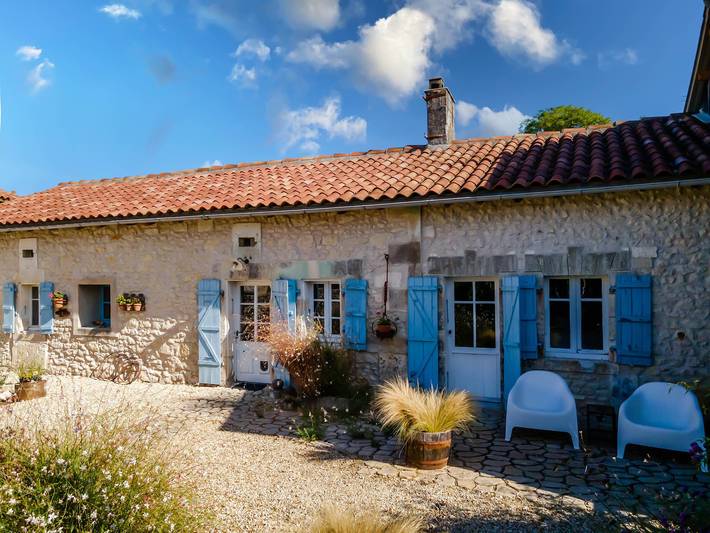 Peaceful Dordogne Cottage in Saint-Martial-Viveyrol, Périgord Vert