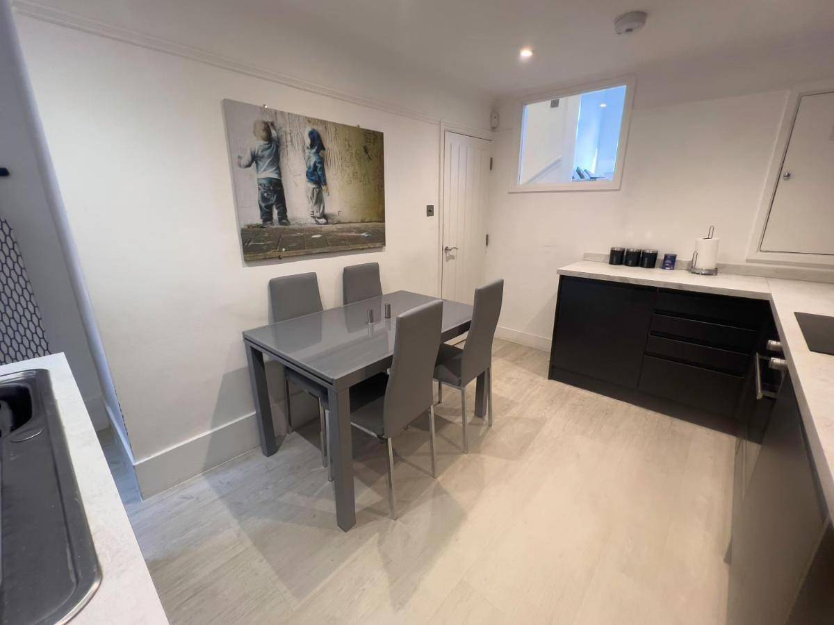 Entire apartment, Two-Bedroom Apartment in Royal Tunbridge Wells, Kent