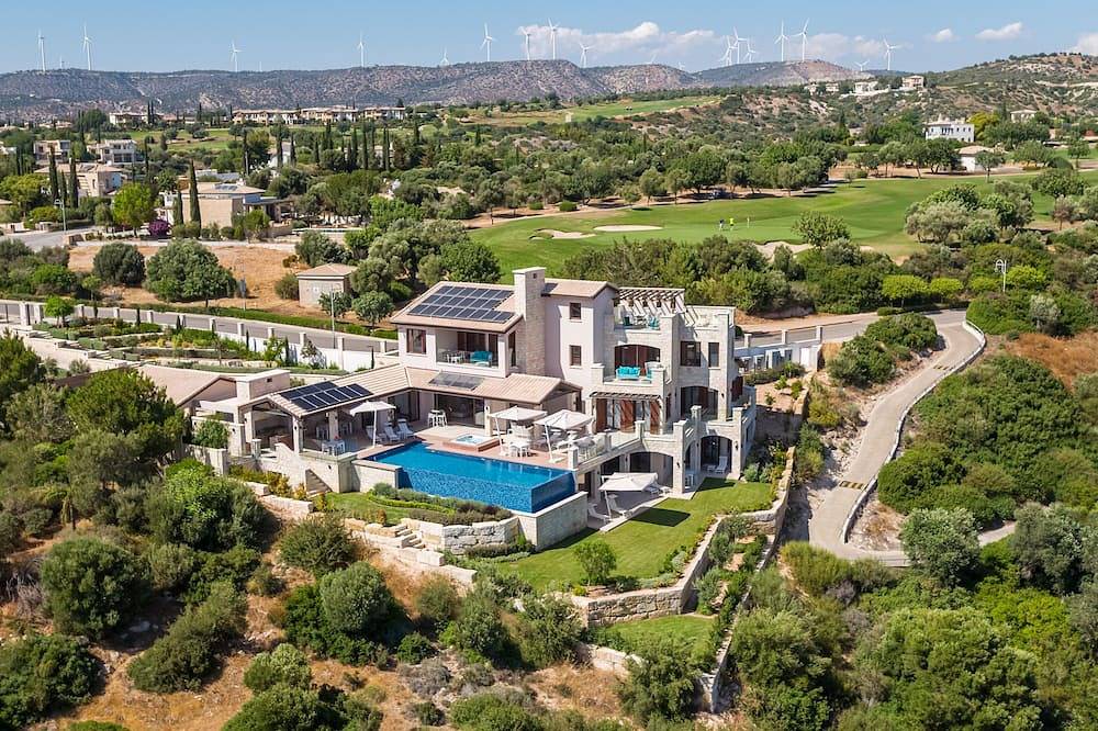 Villa Elea, New Deluxe Golf Villa in Aphrodite Hills - 6 Bedrooms, 7 Bathrooms. in Kouklia Pafou, Chypre du Sud