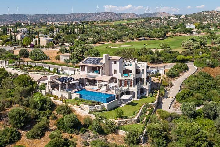 Villa pour 12 personnes, avec jardin ainsi que sauna et jacuzzi - 1