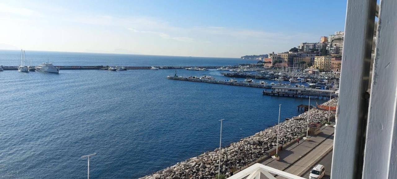 Three-Bedroom Home in Posillipo, Neapel