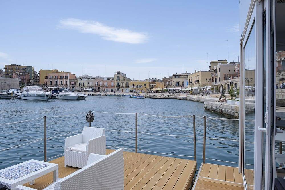 Amazing Houseboat in Apulia in Bisceglie, Barletta-Andria-Trani
