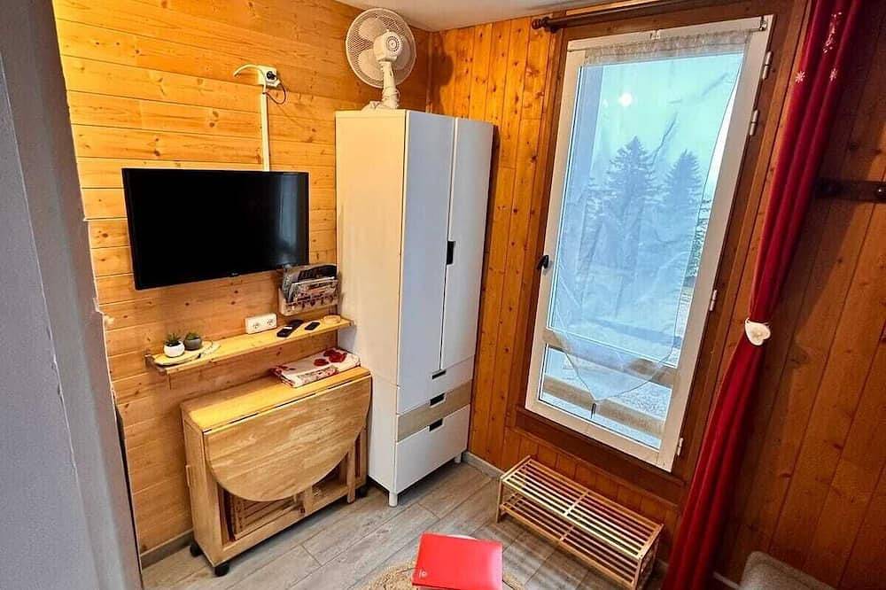 Apartamento entero, Le Petit Nid rouge and its view of the mountains 🌹, Le petit Nid Rouge in Guzet-Neige, Ustou