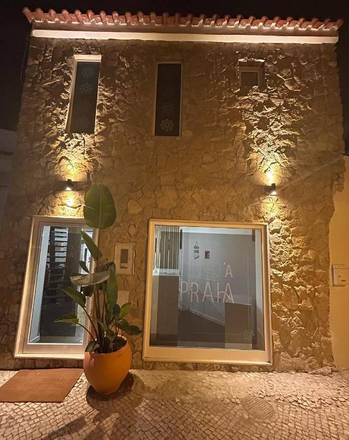 Apartamento de férias para 3 pessoas, com piscina e jardim em Armação de Pêra