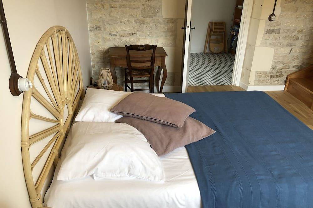 Village house with terrace and small garden in the heart of Saint Pierre d'Oleron in Saint-Pierre-d'Oléron, Côte de Beauté