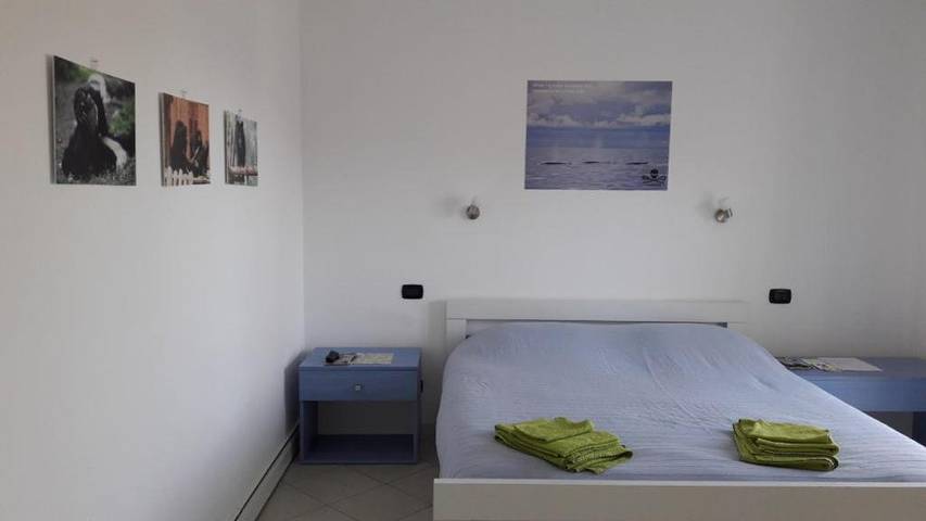 Chambre d’hôte pour 3 personnes, avec vue et balcon