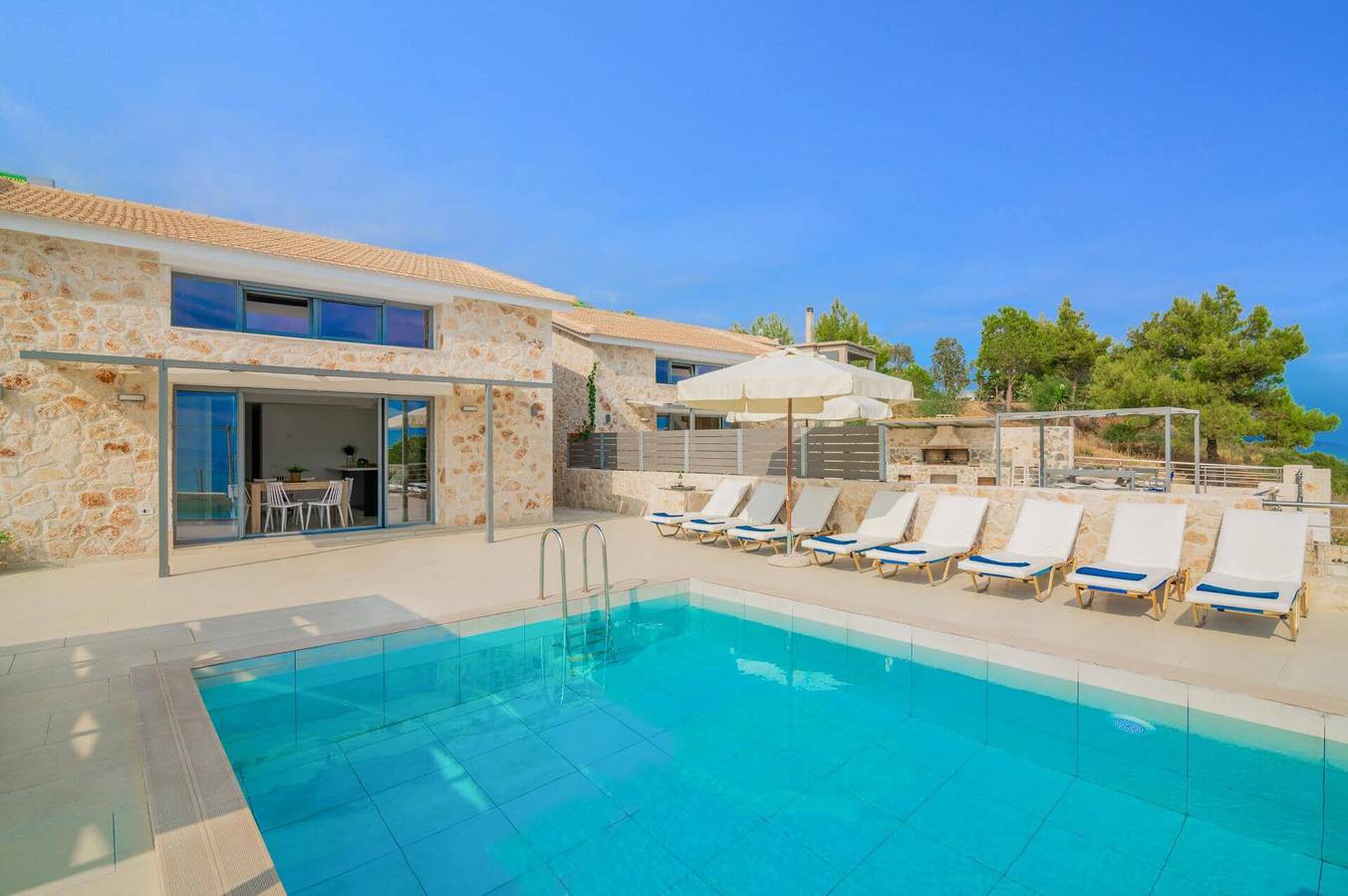 Villa Chrysso by Villa Plus in Katastari, Alykes