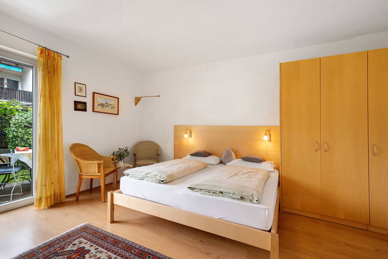 Ganze Wohnung, Ferienwohnung 'Das Landhaus Apt Pink Lady' mit Bergblick, privater Terrasse und Wlan in Terlan, Sarntaler Alpen