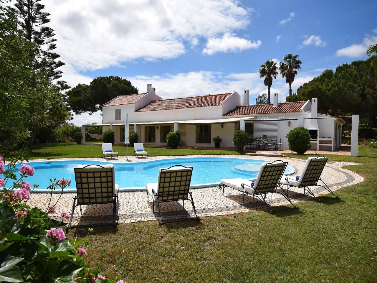 Beautiful Holiday Home in Odiáxere with Private Pool in Lagos, Faro Distrikt