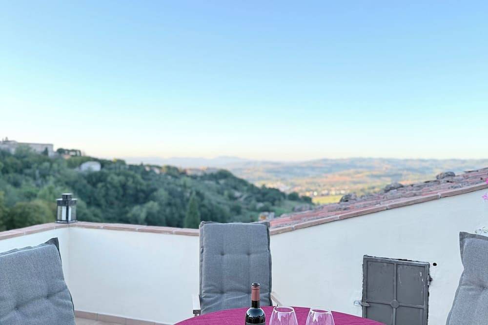 Appartamento intero, Terrazza Mira - Terrazza Panoramica e Parcheggio gratuito in centro a Todi in Todi, Perugia e dintorni