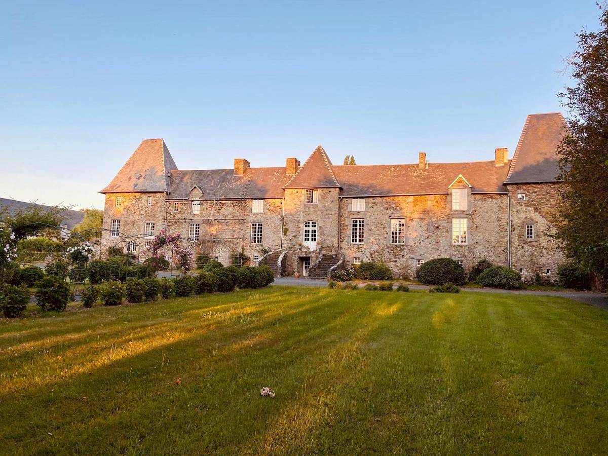 Le Château de la Roque-Logis Hôtels in Hébécrevon, Région de Saint-Lô