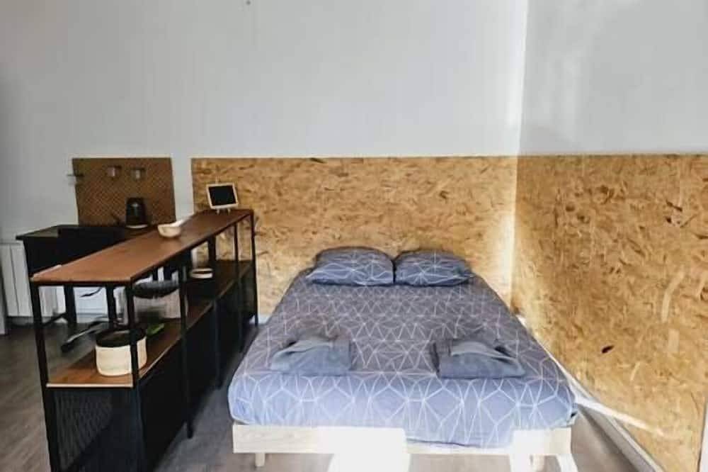 Entire apartment, Le Studio de Max : Terrasse et Parking in Valence, Valence region