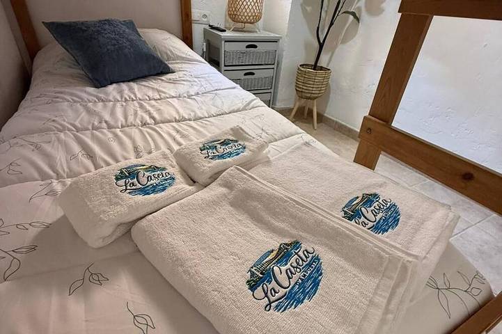 The dambosta hut, ideal for families (pet friendly). in Amposta, Delta de l'Ebre